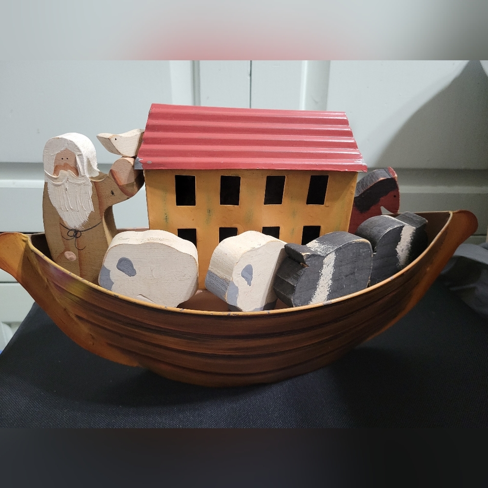 Noah's Ark Figurine Set Wooden Animal Figures with Metal Ark htf